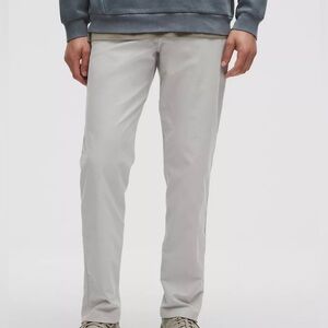 Men’s Lululemon ABC Classic-Fit 5 Pocket Pant 32L
Utilitech in Seal Grey